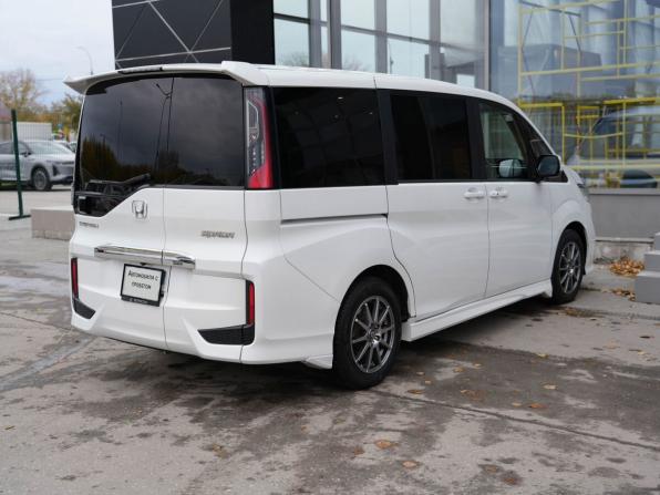 Honda Stepwgn V Рестайлинг с пробегом 2019 года, цена 2 310 000 рублей, 74978 км, минивэн, Автокод Объявления