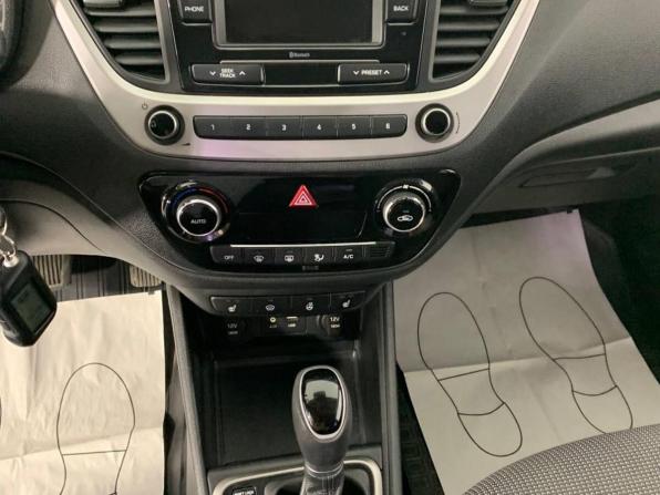 Hyundai Solaris II с пробегом 2017 года, цена 1 128 600 рублей, 171166 км, седан, Автокод Объявления