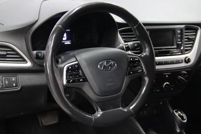 Hyundai Solaris II с пробегом 2018 года, цена 1 355 550 рублей, 142720 км, седан, Автокод Объявления