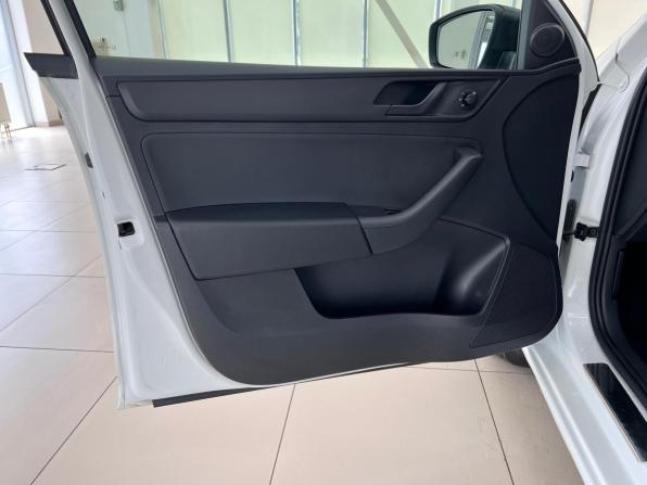 Skoda Rapid I с пробегом 2016 года, цена 1 040 000 рублей, 107568 км, лифтбек, Автокод Объявления