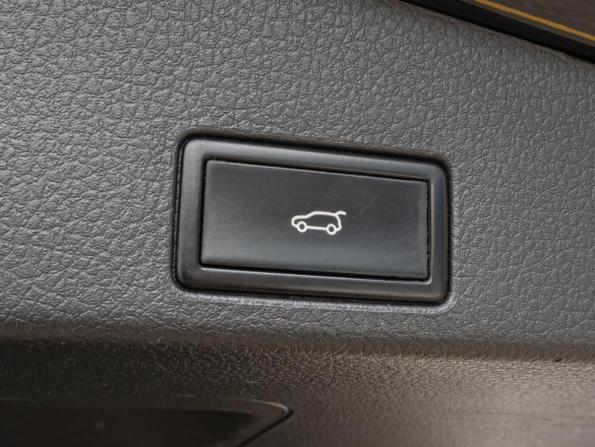 Volkswagen Touareg II с пробегом 2013 года, цена 2 310 000 рублей, 234590 км, внедорожник, Автокод Объявления