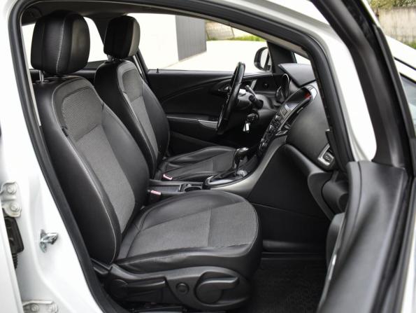 Opel Astra J Рестайлинг с пробегом 2012 года, цена 825 000 рублей, 138218 км, хэтчбек, Автокод Объявления