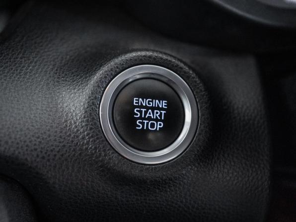 Toyota Yaris IV с пробегом 2020 года, цена 985 000 рублей, 96027 км, хэтчбек, Автокод Объявления