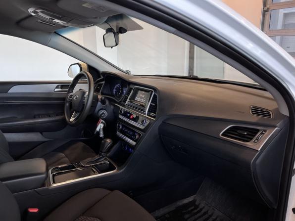 Hyundai Sonata VII (LF) Рестайлинг с пробегом 2018 года, цена 1 700 000 рублей, 183442 км, седан, Автокод Объявления