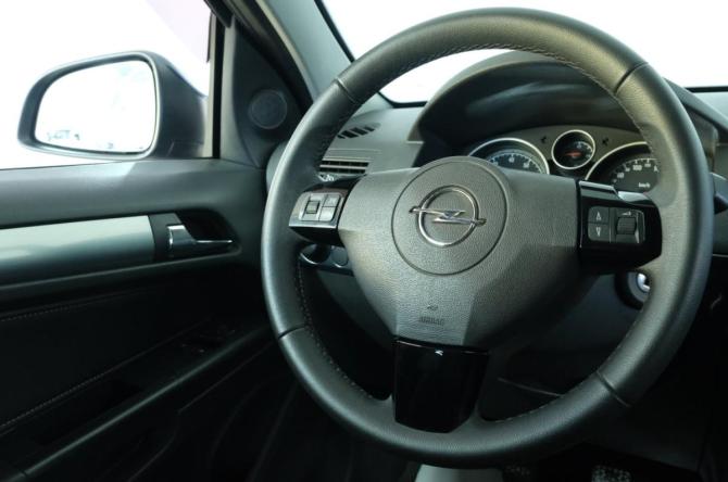 Opel Astra H Рестайлинг с пробегом 2012 года, цена 859 000 рублей, 109000 км, седан, Автокод Объявления