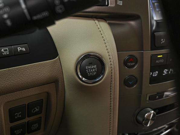 Lexus LX III Рестайлинг с пробегом 2015 года, цена 8 450 111 рублей, 78679 км, внедорожник, Автокод Объявления