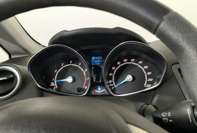 Ford Fiesta Mk6 Рестайлинг с пробегом 2016 года, цена 990 000 рублей, 48084 км, хэтчбек, Автокод Объявления