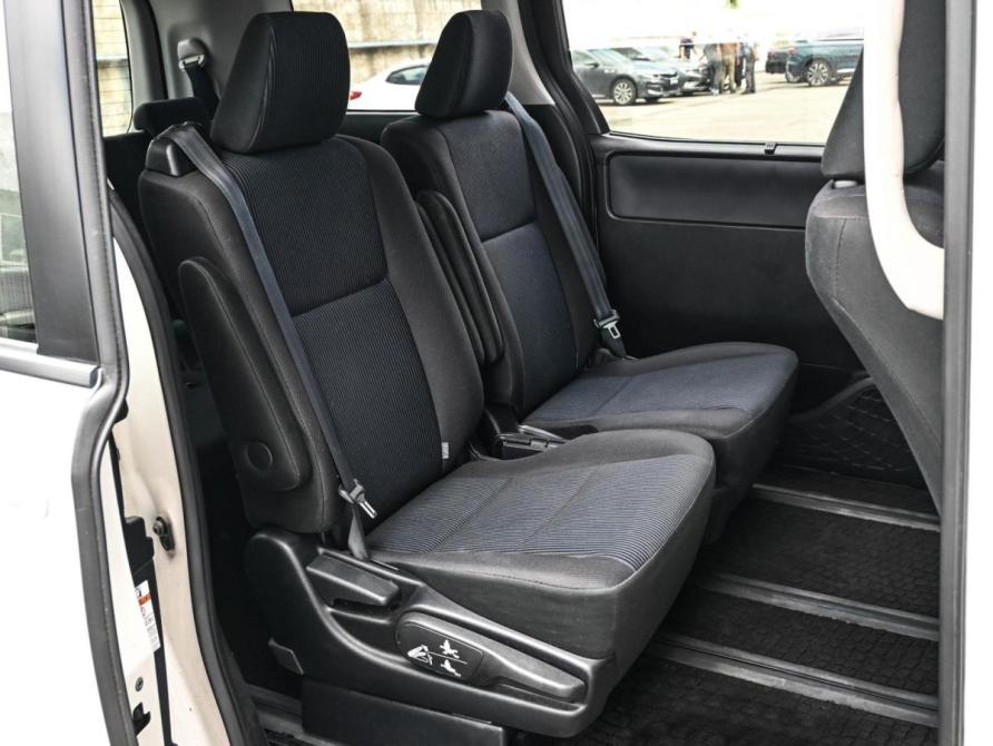 Toyota Noah III (R80) Новороссийск  - изображение 9