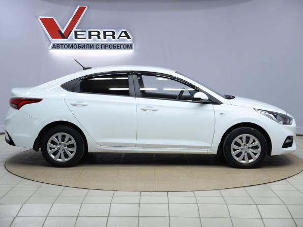 Hyundai Solaris II с пробегом 2017 года, цена 1 230 000 рублей, 141700 км, седан, Автокод Объявления