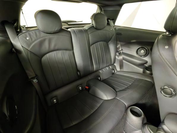 Mini Hatch III (F55/F56) Рестайлинг 2 с пробегом 2022 года, цена 3 300 000 рублей, 56066 км, хэтчбек, Автокод Объявления