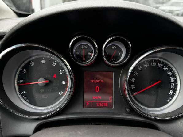Opel Astra J с пробегом 2010 года, цена 700 000 рублей, 175297 км, хэтчбек, Автокод Объявления