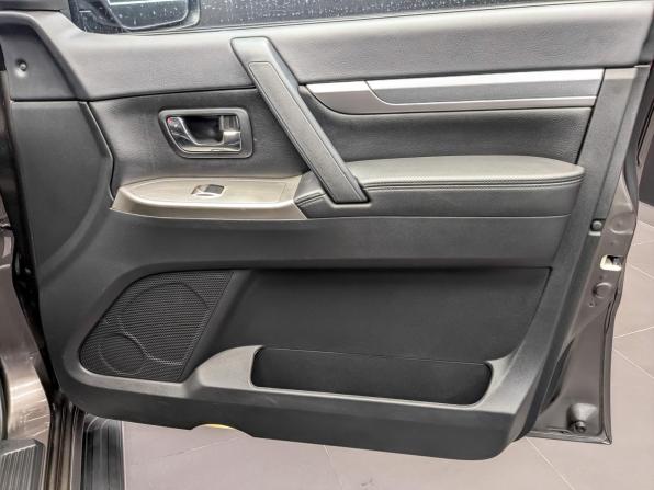 Mitsubishi Pajero IV Рестайлинг 2 с пробегом 2015 года, цена 2 440 000 рублей, 120717 км, внедорожник, Автокод Объявления