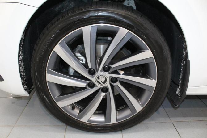 Skoda Octavia IV (A8) с пробегом 2021 года, цена 2 399 000 рублей, 27650 км, лифтбек, Автокод Объявления