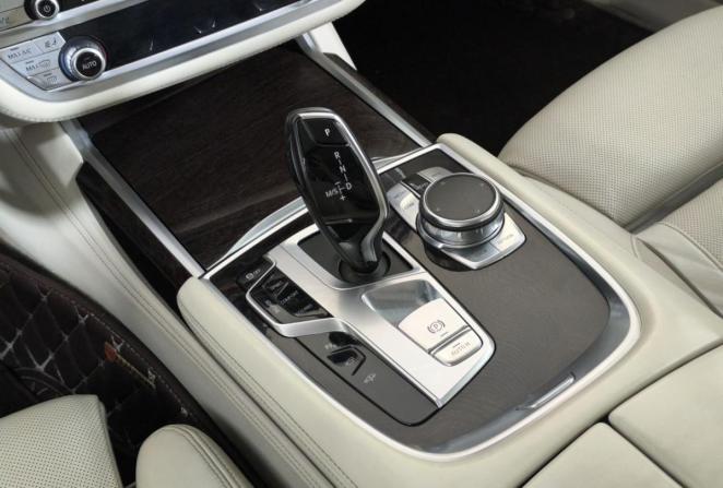 BMW 7 серии VI (G11/G12) с пробегом 2015 года, цена 3 880 000 рублей, 168899 км, седан, Автокод Объявления