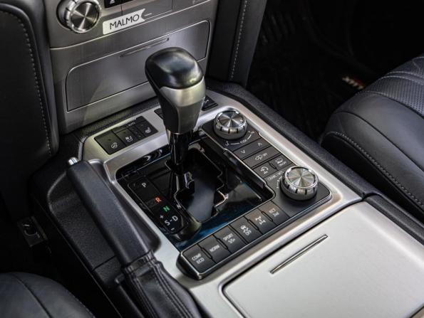 Toyota Land Cruiser 200 Series Рестайлинг 2 с пробегом 2019 года, цена 7 999 000 рублей, 148774 км, внедорожник, Автокод Объявления