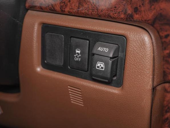 Toyota Sequoia II с пробегом 2009 года, цена 2 880 000 рублей, 329856 км, внедорожник, Автокод Объявления