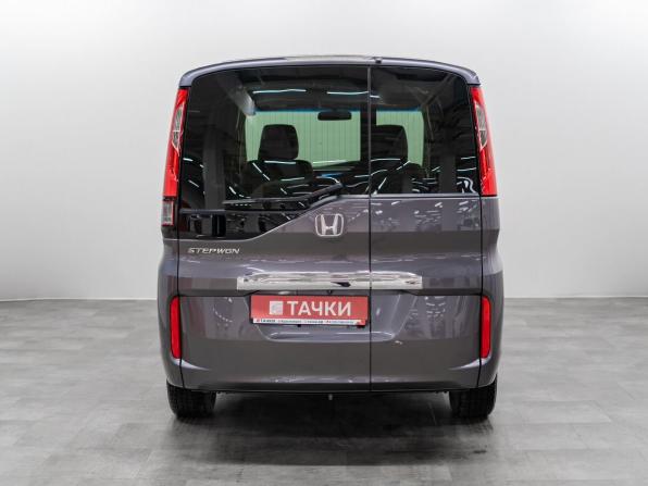 Honda Stepwgn V с пробегом 2015 года, цена 1 547 000 рублей, 132905 км, минивэн, Автокод Объявления