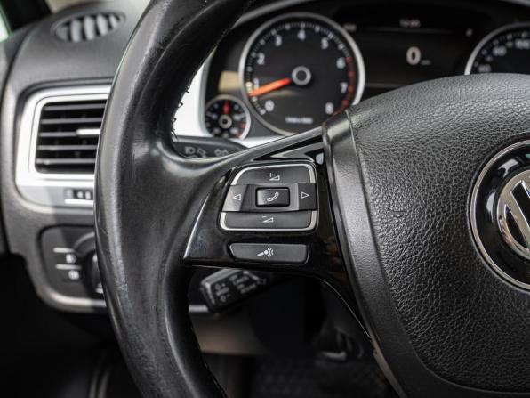 Volkswagen Touareg II Рестайлинг с пробегом 2015 года, цена 2 480 000 рублей, 238346 км, внедорожник, Автокод Объявления