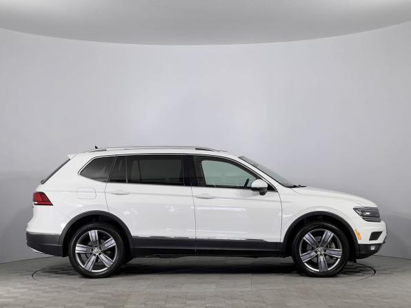 Volkswagen Tiguan II с пробегом 2018 года, цена 2 459 000 рублей, 71133 км, внедорожник, Автокод Объявления