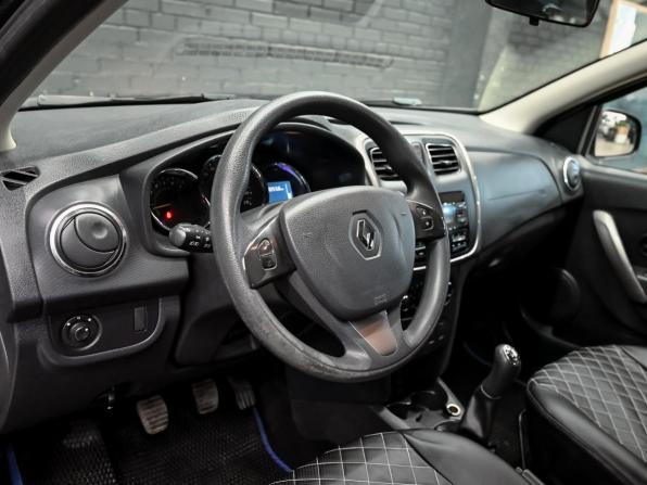 Renault Sandero II с пробегом 2017 года, цена 1 030 000 рублей, 130555 км, хэтчбек, Автокод Объявления