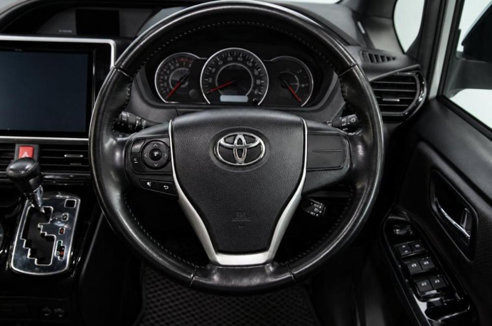 Toyota Voxy III (R80) Челябинск  - изображение 8