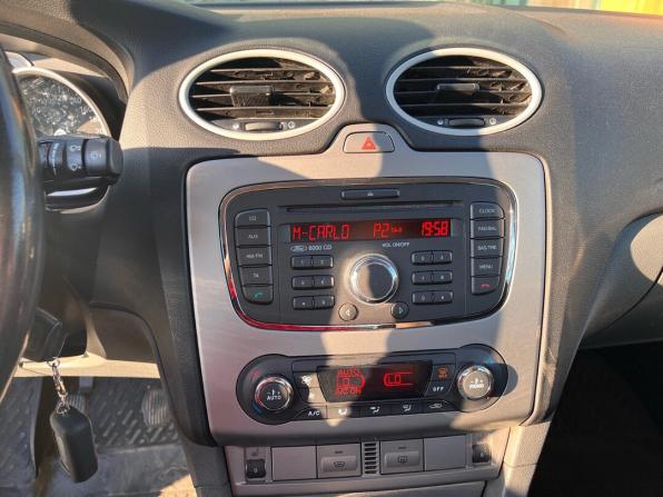 Ford Focus II Рестайлинг с пробегом 2010 года, цена 450 000 рублей, 245712 км, седан, Автокод Объявления