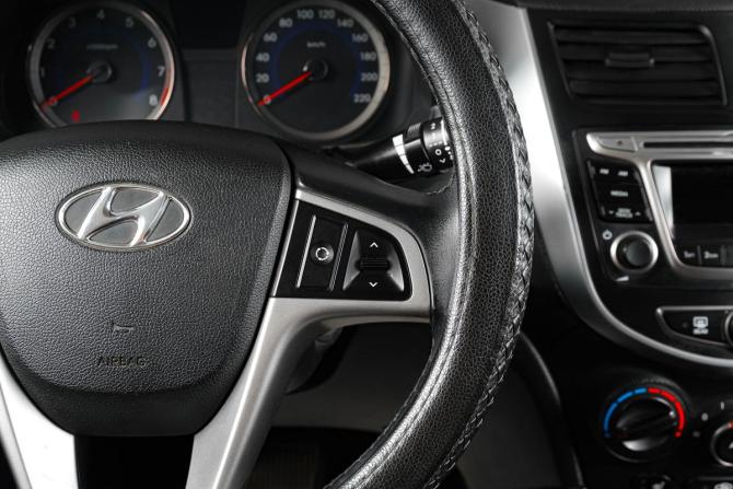 Hyundai Solaris I Рестайлинг с пробегом 2016 года, цена 1 329 000 рублей, 190000 км, седан, Автокод Объявления