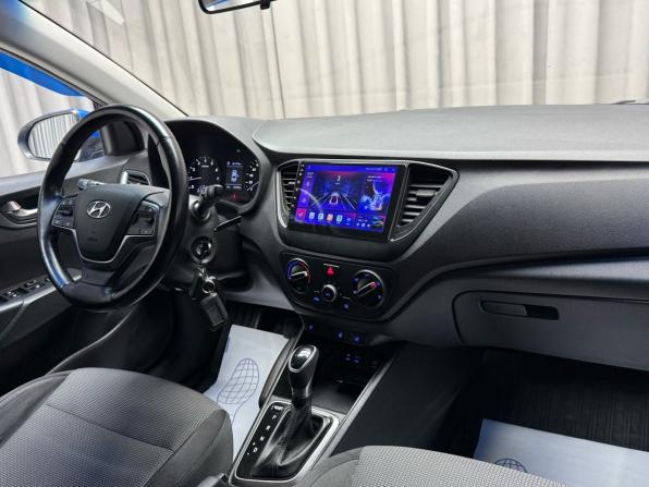 Hyundai Solaris II с пробегом 2017 года, цена 1 349 000 рублей, 120404 км, седан, Автокод Объявления