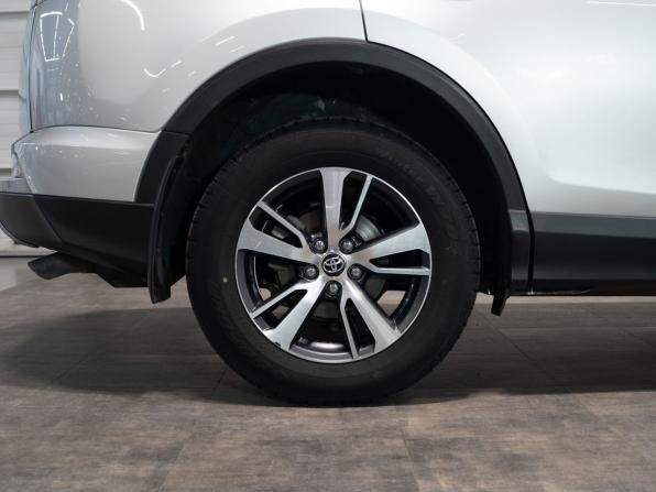 Toyota RAV4 IV (XA40) Рестайлинг с пробегом 2018 года, цена 2 275 000 рублей, 185882 км, внедорожник, Автокод Объявления