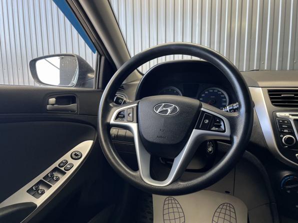 Hyundai Solaris I с пробегом 2014 года, цена 957 000 рублей, 114220 км, хэтчбек, Автокод Объявления