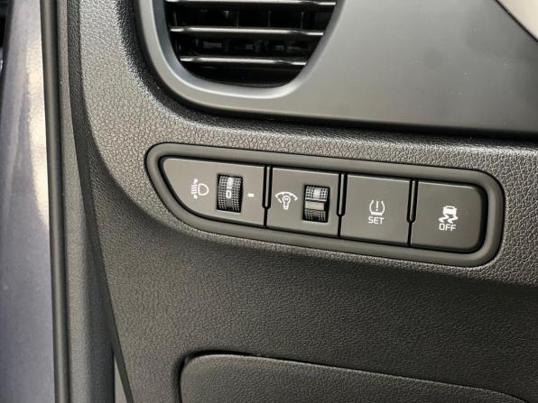 Kia Rio IV Рестайлинг с пробегом 2021 года, цена 1 549 000 рублей, 38000 км, седан, Автокод Объявления
