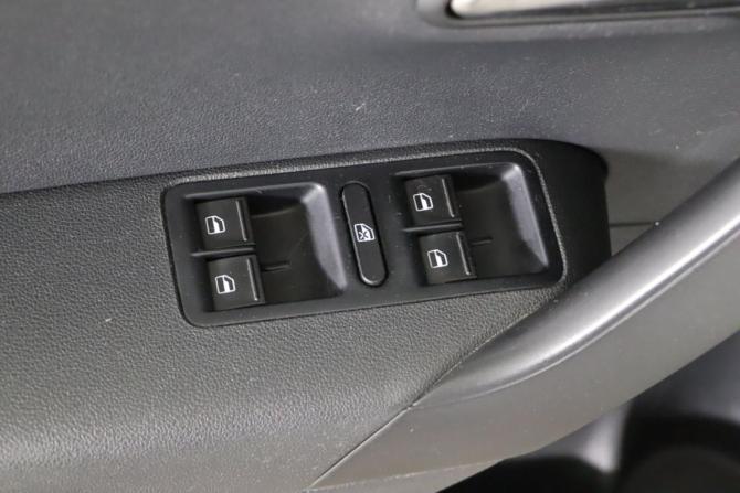 Volkswagen Polo V Рестайлинг с пробегом 2016 года, цена 1 079 990 рублей, 132569 км, седан, Автокод Объявления