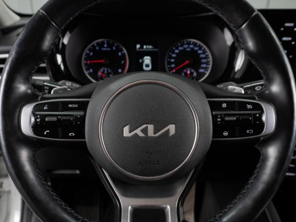 Kia K5 III с пробегом 2021 года, цена 2 600 000 рублей, 69885 км, седан, Автокод Объявления