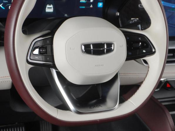 Geely Monjaro I с пробегом 2023 года, цена 3 399 000 рублей, 27870 км, внедорожник, Автокод Объявления