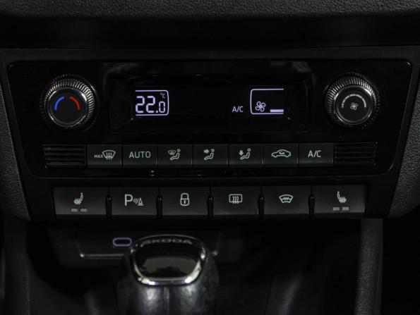Skoda Rapid II с пробегом 2021 года, цена 1 939 000 рублей, 64600 км, лифтбек, Автокод Объявления