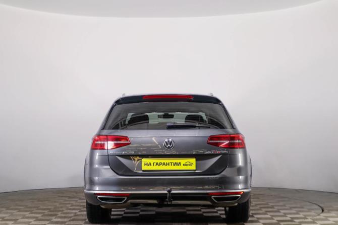 Volkswagen Passat B8 с пробегом 2016 года, цена 2 299 000 рублей, 142300 км, универсал, Автокод Объявления