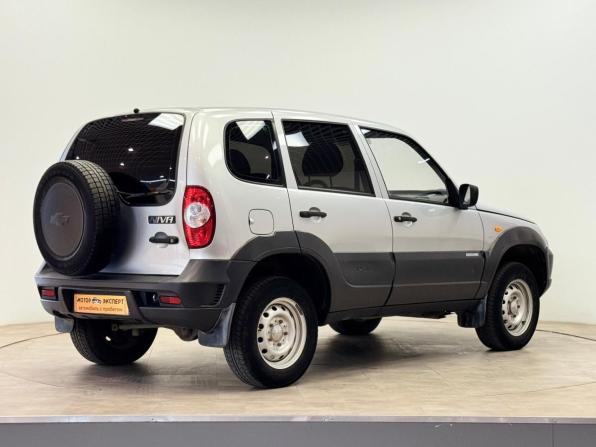 Chevrolet Niva I Рестайлинг с пробегом 2011 года, цена 399 000 рублей, 130000 км, внедорожник, Автокод Объявления