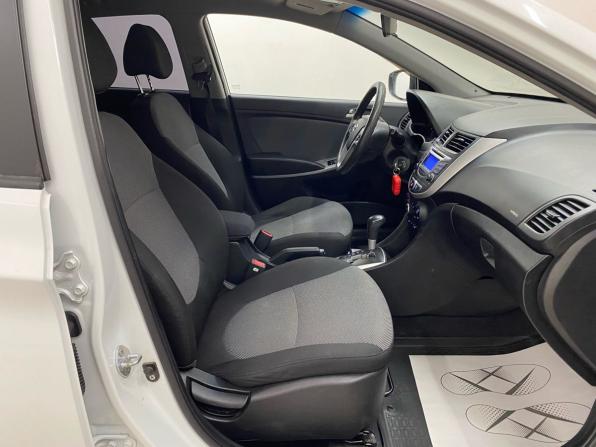 Hyundai Solaris I с пробегом 2014 года, цена 920 000 рублей, 151603 км, хэтчбек, Автокод Объявления