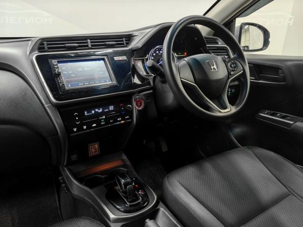 Honda Grace I Рестайлинг с пробегом 2017 года, цена 900 000 рублей, 160000 км, седан, Автокод Объявления