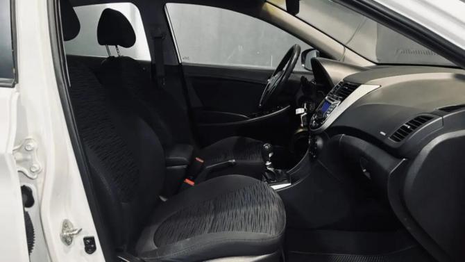 Hyundai Solaris I Рестайлинг с пробегом 2015 года, цена 903 000 рублей, 128000 км, седан, Автокод Объявления
