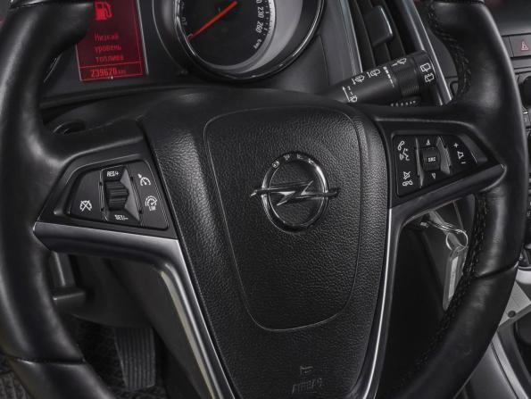 Opel Astra J Рестайлинг с пробегом 2014 года, цена 830 000 рублей, 239620 км, хэтчбек, Автокод Объявления