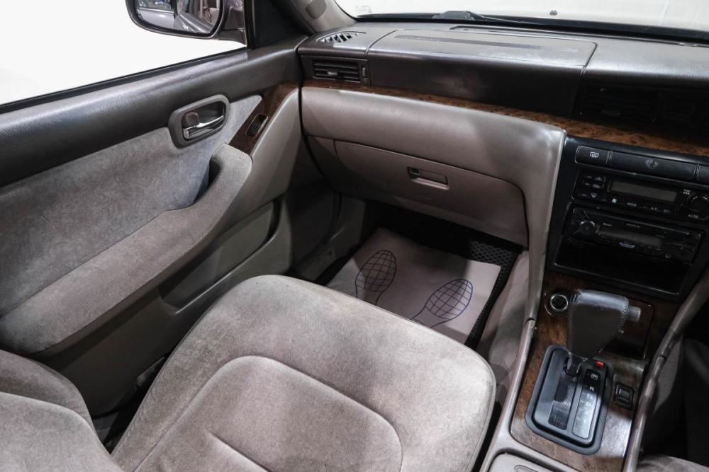 Nissan Laurel VIII (C35) Новокузнецк  - изображение 18