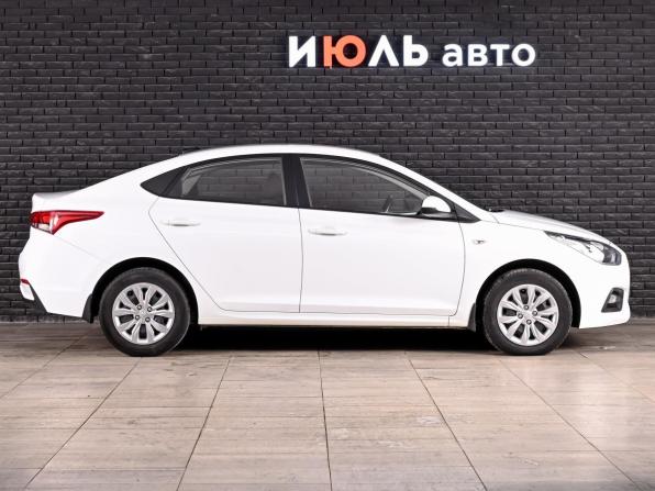 Hyundai Solaris II с пробегом 2018 года, цена 1 530 000 рублей, 40242 км, седан, Автокод Объявления