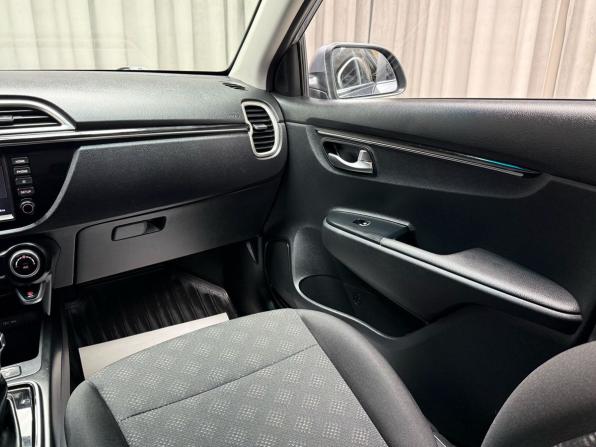 Kia Rio IV с пробегом 2018 года, цена 1 399 000 рублей, 94300 км, седан, Автокод Объявления