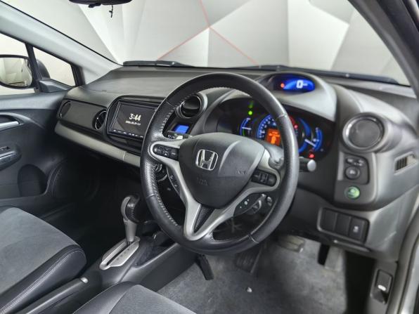 Honda Insight II Рестайлинг с пробегом 2012 года, цена 689 000 рублей, 199382 км, хэтчбек, Автокод Объявления