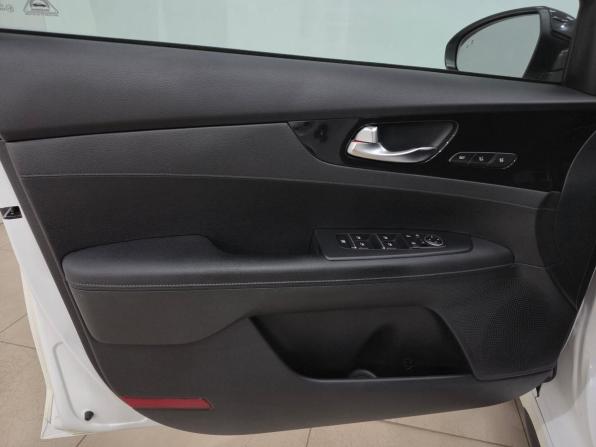 Kia Cerato IV с пробегом 2021 года, цена 2 280 000 рублей, 73049 км, седан, Автокод Объявления