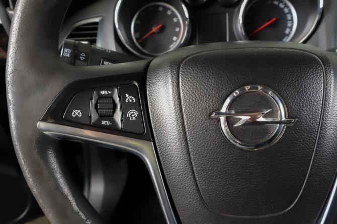 Opel Astra J с пробегом 2012 года, цена 799 000 рублей, 219000 км, хэтчбек, Автокод Объявления
