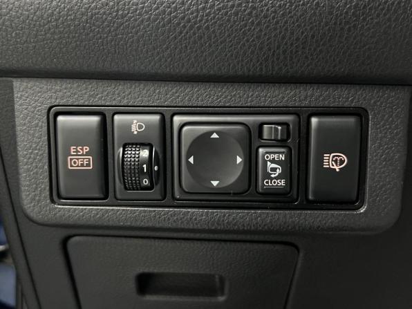 Nissan Tiida I Рестайлинг с пробегом 2012 года, цена 770 000 рублей, 249097 км, хэтчбек, Автокод Объявления