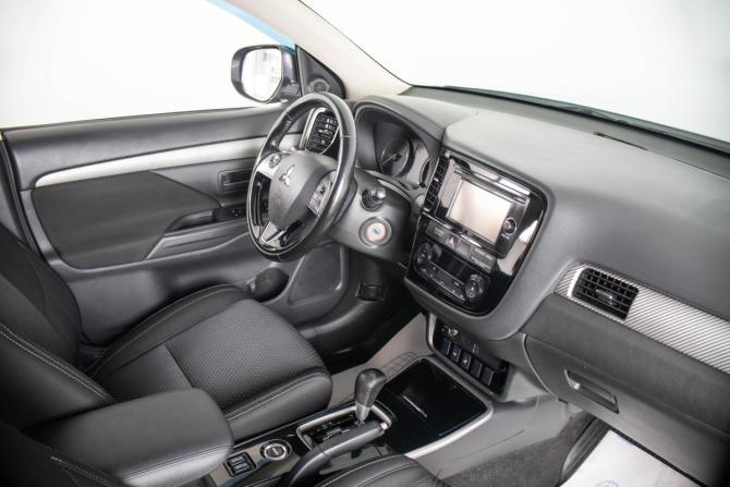 Mitsubishi Outlander III Рестайлинг 2 с пробегом 2017 года, цена 1 899 000 рублей, 189000 км, внедорожник, Автокод Объявления