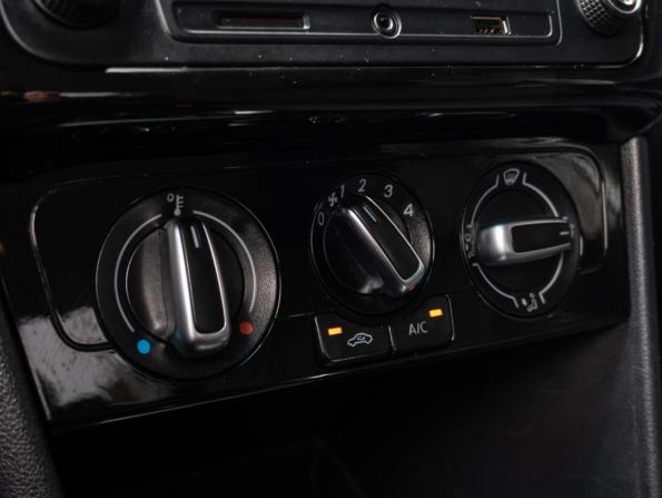 Volkswagen Polo V Рестайлинг с пробегом 2017 года, цена 1 160 000 рублей, 135260 км, седан, Автокод Объявления